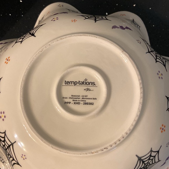 14” Temp-Tations Halloween Spooky BOOfetti Ruffled Edge 4 QT Ceramic Bowl HUGE - Picture 6 of 13